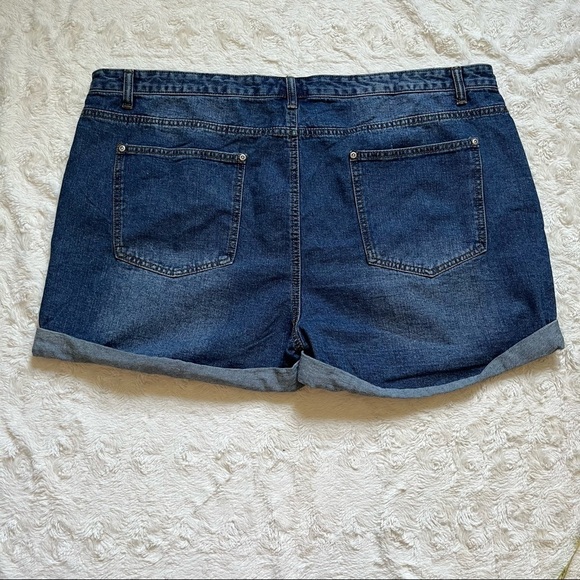 boohoo Blue Denim Shorts Size 20 - Picture 3 of 9